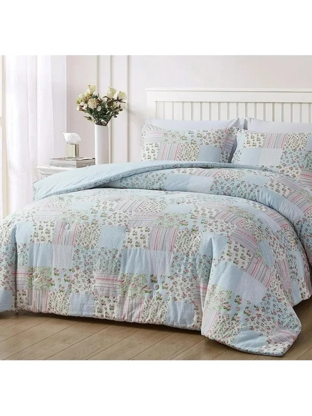 Light Blue Floral Patchwork Full size 100% cotton 3 piece Comforter Set